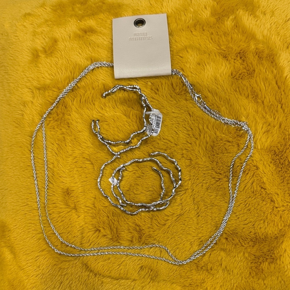 Bundle deal: Elegant Silver Jewelry Set with bangles